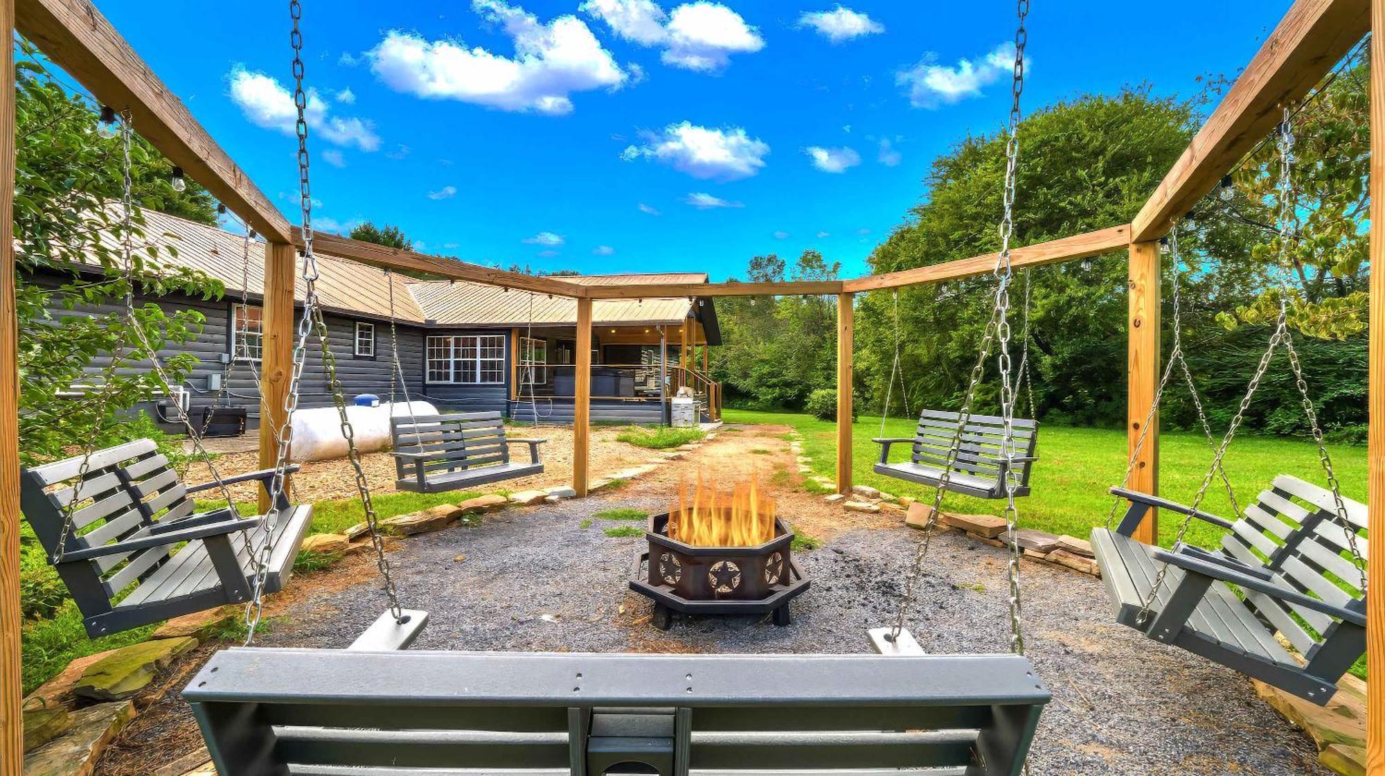 Poolside At Autumn Woods - Pool, Theater, Fireplace, Firepit, Arcade 塞维尔维尔 外观 照片